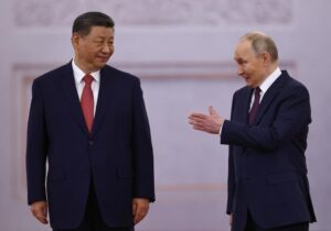 Xi Jinping visita a Putin y le promete ayuda contra el «acoso hegemónico» para crear un nuevo orden global