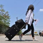 Mil dólares por abandonar el 'sueño americano': arrancan los vuelos de autodeportación de Trump