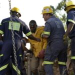 El derrumbe en una mina de oro en Sudáfrica deja casi 300 trabajadores atrapados