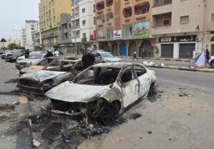 La odisea de los españoles atrapados en el fuego cruzado de Libia: «Es como vivir una película»