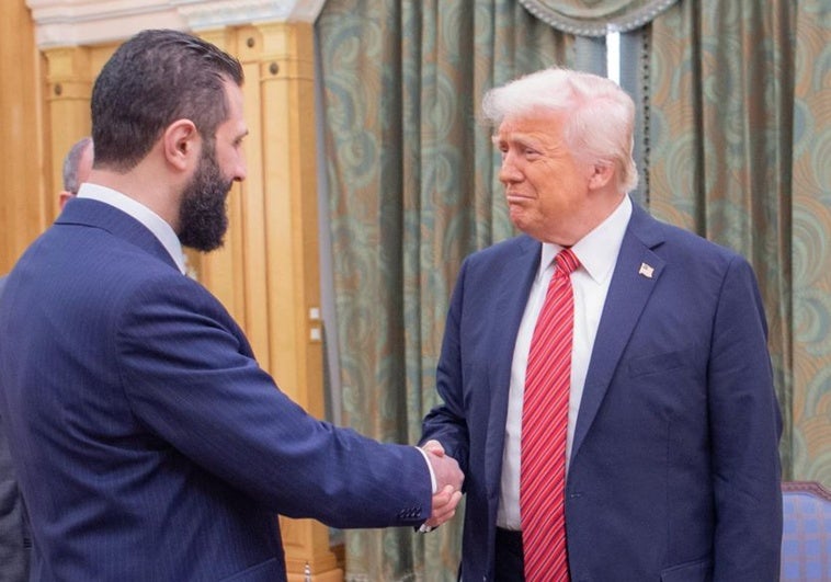 Trump se reúne con el nuevo líder de Siria tras el levantamiento de las sanciones