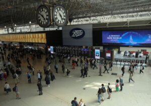 Caos en Londres por un apagón que paraliza varias líneas del metro