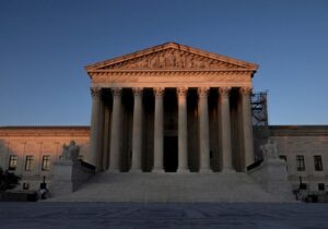 El Supremo de EE.UU. se niega a permitir que colegios religiosos se financien con dinero público
