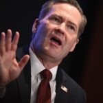 Trump destituye a su consejero de seguridad nacional, Mike Waltz, dos meses después del 'Signalgate'