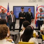 Pilotos dominicanos inspiran estudiantes escuela Gregorio Luperón del Alto Manhattan
