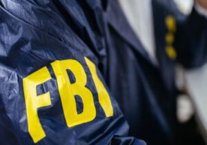 ¿Por qué Trump está desmantelando la principal institución policial de EE.UU.?