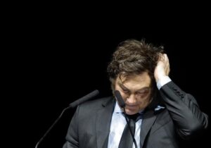 Revés para Milei: la Justicia declara inconstitucional el decreto que limita el derecho de huelga