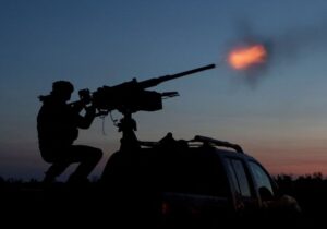 Ucrania continúa bombardeando Rusia con drones mientras comienzan en Estambul las conversaciones de paz