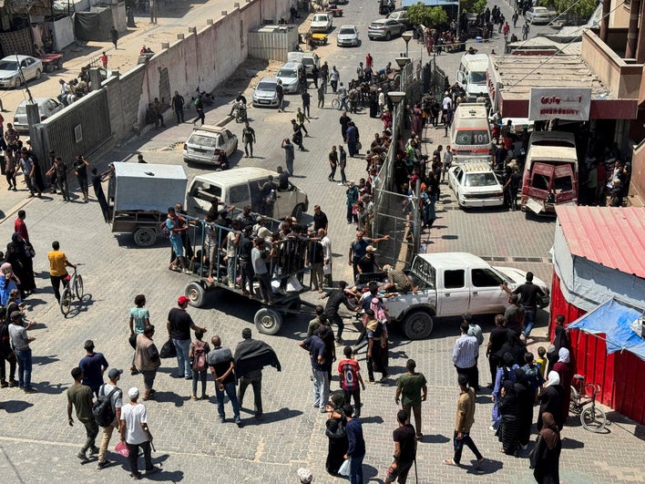 Al menos diez palestinos mueren por disparos de Israel cerca de un punto de distribución de ayuda en Gaza