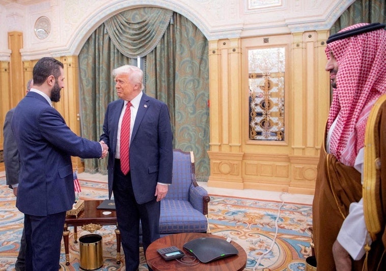 Trump firma el levantamiento de las sanciones a Siria para abrir el diálogo con Israel