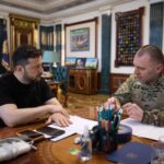 Zelenski reorganiza la cúpula militar tras el ataque ruso contra Sumi