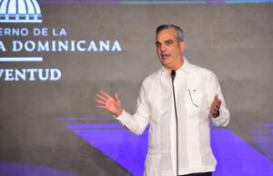 Presidente Abinader advierte que funcionarios no podrán hacer campaña o tendrán que renunciar