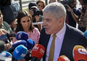 El ex primer ministro de Portugal José Sócrates, juzgado por corrupción