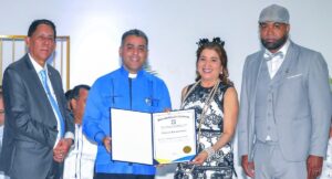 UCNE celebra la octava gala a la excelencia profesoral en homenaje a su cuerpo docente