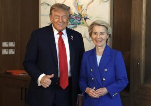Von der Leyen aplaza los aranceles a EE.UU. para seguir negociando con Trump
