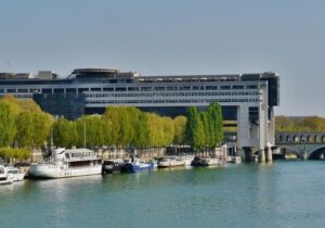 Alarma por la ola de suicidios en el Ministerio de Finanzas de Francia