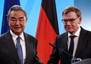 Alemania advierte a China contra su colaboración con la industria rusa de armamento