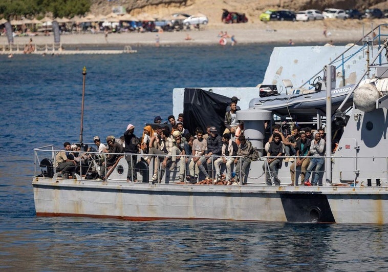 Grecia suspende las solicitudes de asilo para inmigrantes del norte de África