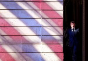 Francia celebra su Día Nacional más amargo en medio de una crisis total