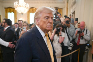 Trump critica a sus propios seguidores por el caso Epstein