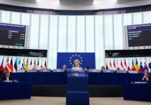 Von der Leyen supera la moción de censura de la ultraderecha con apoyo de PPE, socialistas y liberales