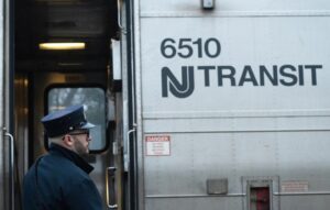 NJT aumentó pasaje este martes; miles dominicanos utilizan dicho transporte